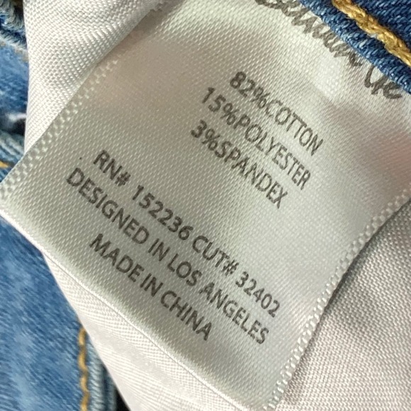 Between Us Women's Size 16 Denim Jean Shorts Distressed Frayed Hem Blue - Picture 4 of 7